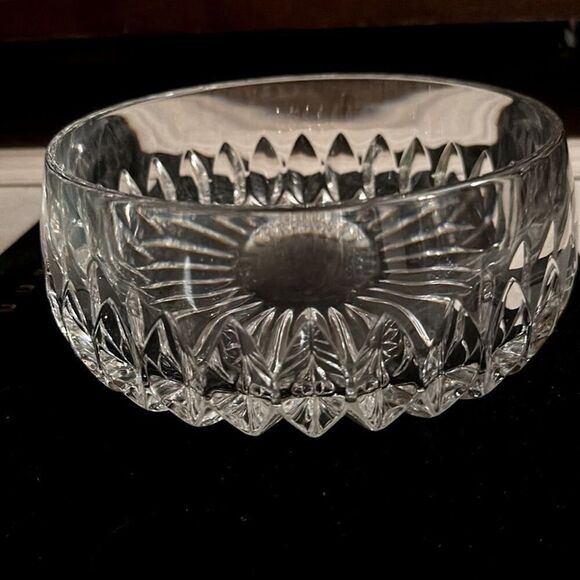 Vintage Avitra Williamsburg 8" round bowl heavy crystal - Picture 2 of 6